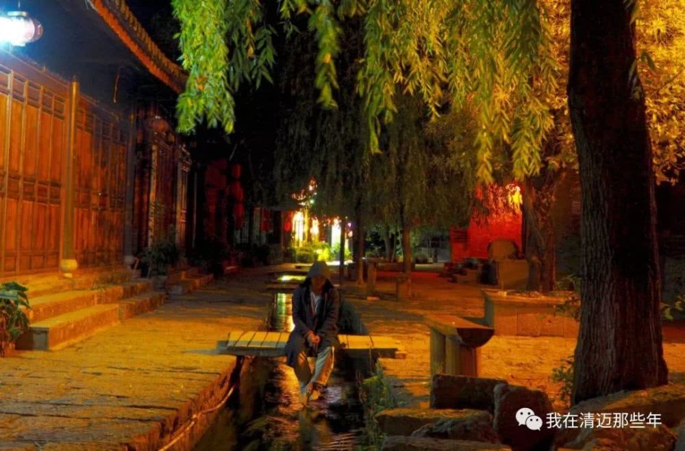 摇摆最新版，小巷深处的独特风情