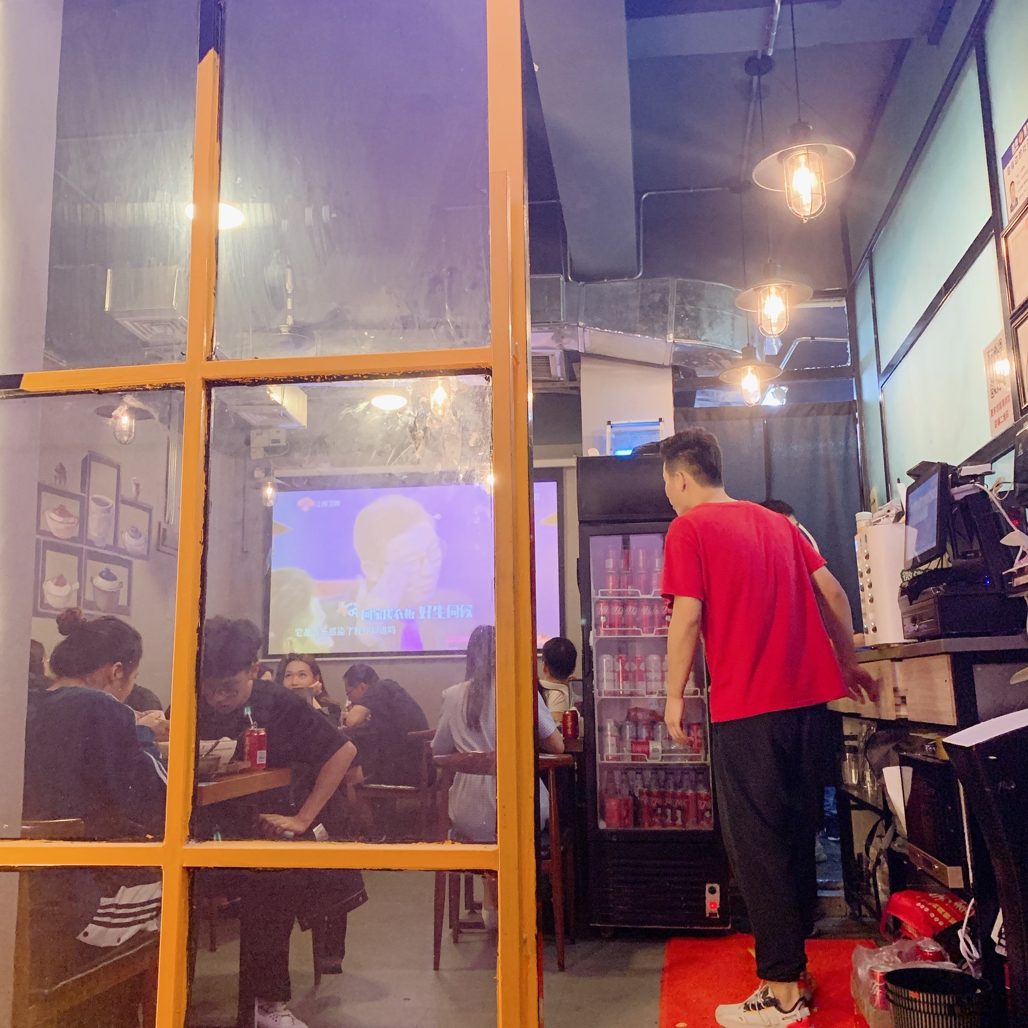 巷弄深处的独特小店，最新直播福利探秘，惊喜连连等你来体验！