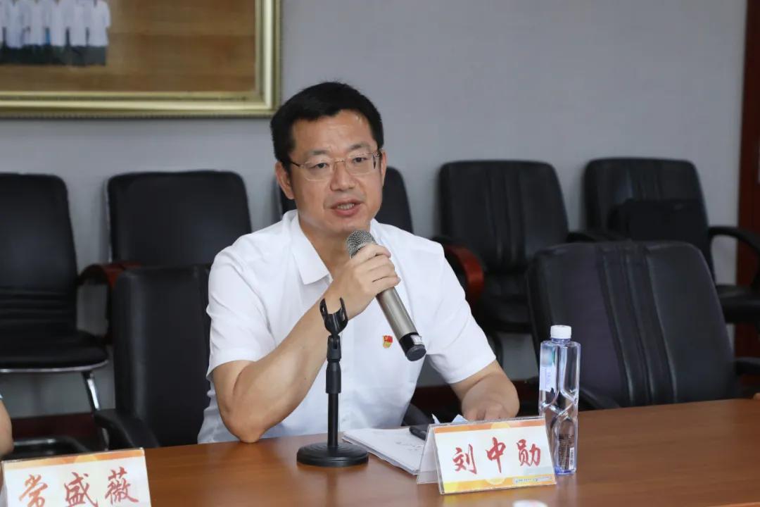 最新梁红,最新梁红，踏上自然之旅，寻找内心的平和之地