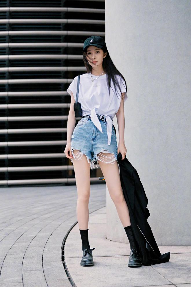 最新丝袜控现象，时尚背后的心理探讨与解读