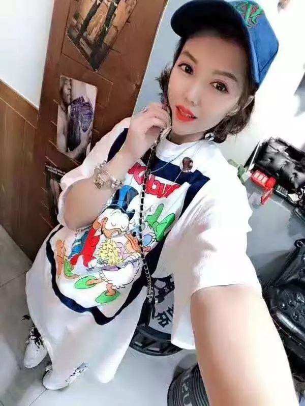 小妹儿最新,『小妹儿最新风采，潮流魅力无法挡』