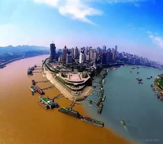 重庆机场最新动态，轻松之旅探索自然美景的启程点