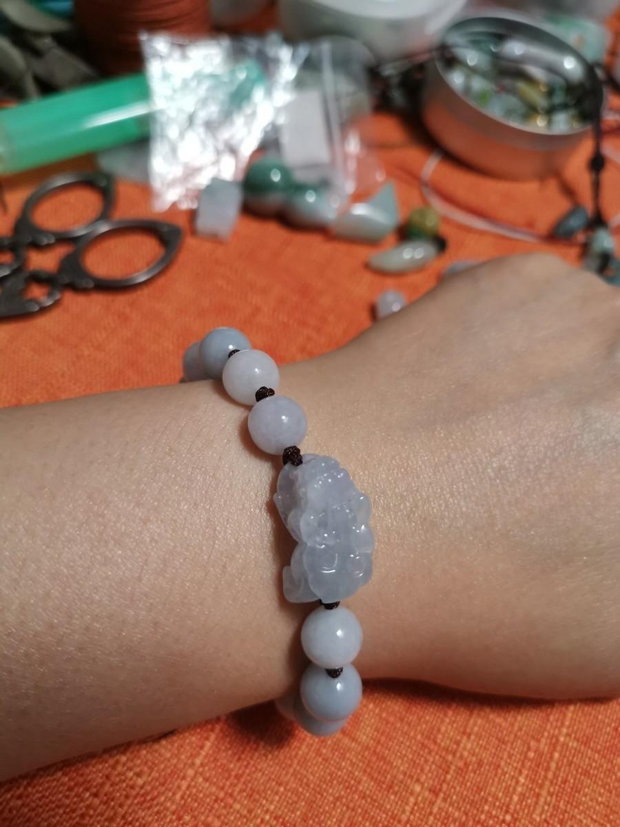 明星翡翠风采，佩戴翡翠的日常与趣事