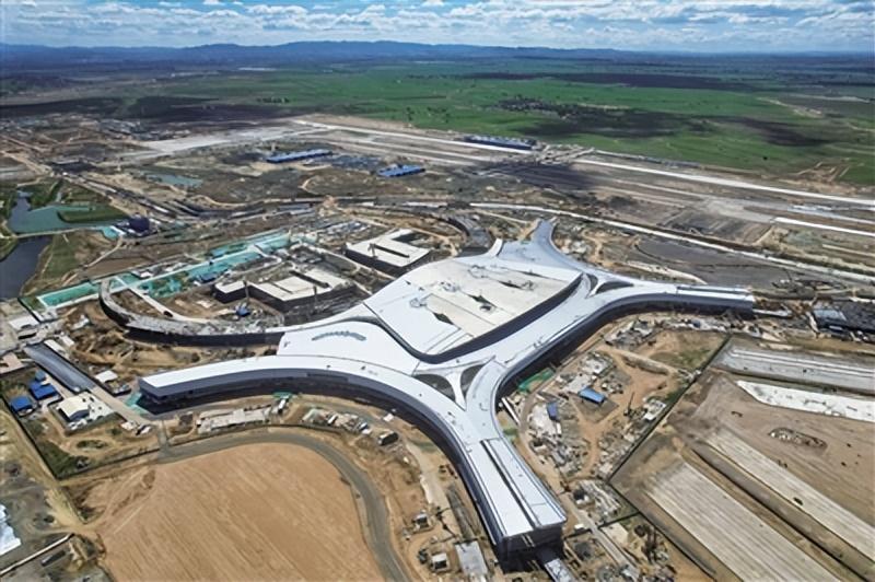 科技引领重塑交通新篇章，新机场高速路建设最新动态揭秘