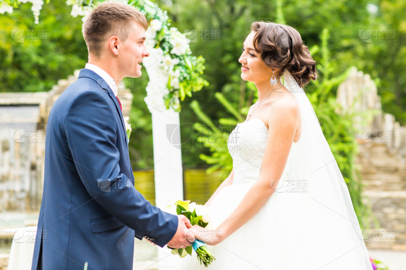 科技革新下的婚姻伴侣，智能伴侣助力老婆结婚体验升级！
