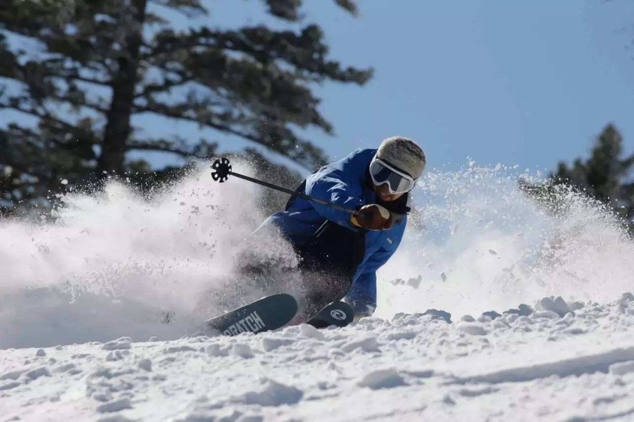 科技革新引领滑雪新纪元，最新滑雪责任解读与畅享体验
