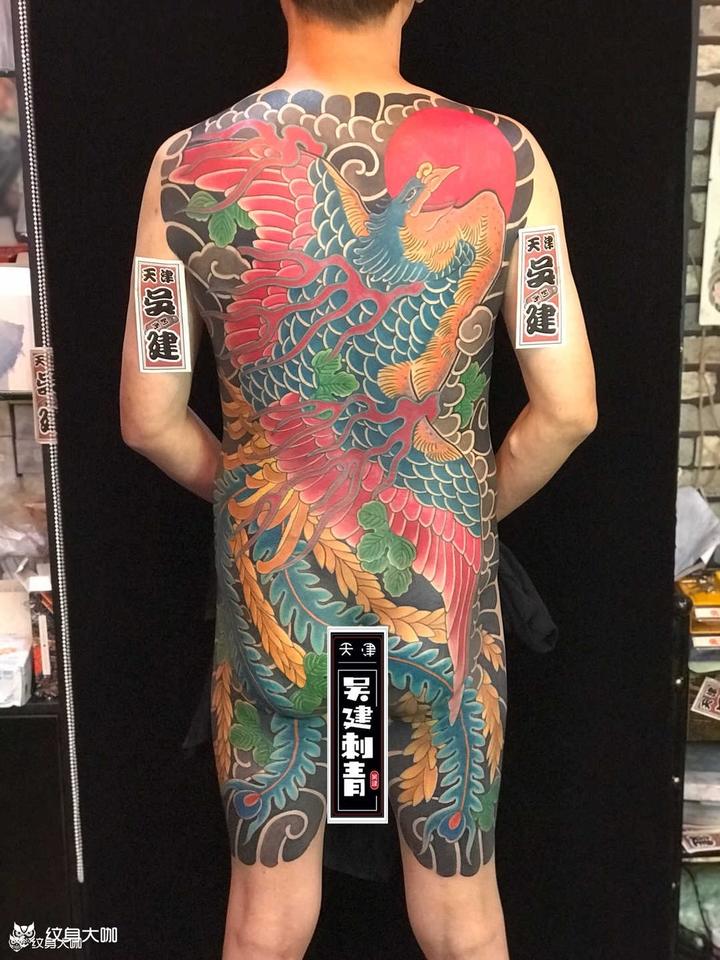 揭秘大满背时尚潮流背后的科技融合趋势