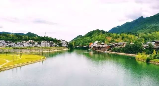 重庆黔江人事任命更新，与自然美景的浪漫邂逅