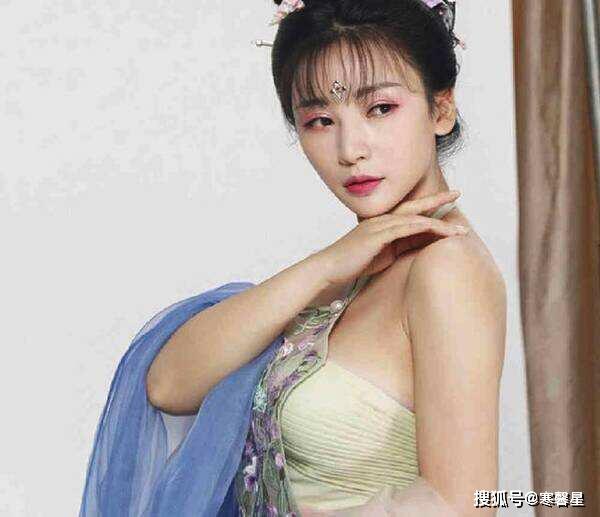 肚兜明星的温馨日常点滴