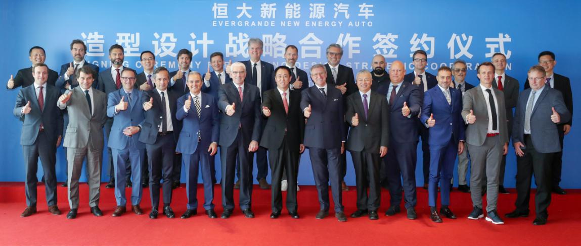 科技重塑时尚，最新造型学院引领未来造型潮流