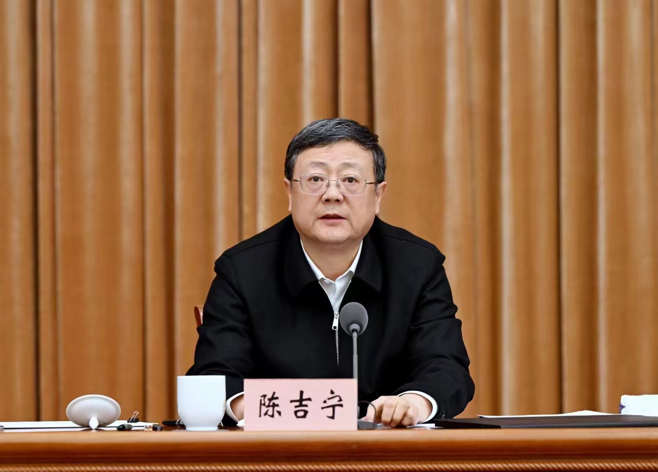 严春风的新征程，变化、学习与自信的力量，探索未知领域的新征程之路