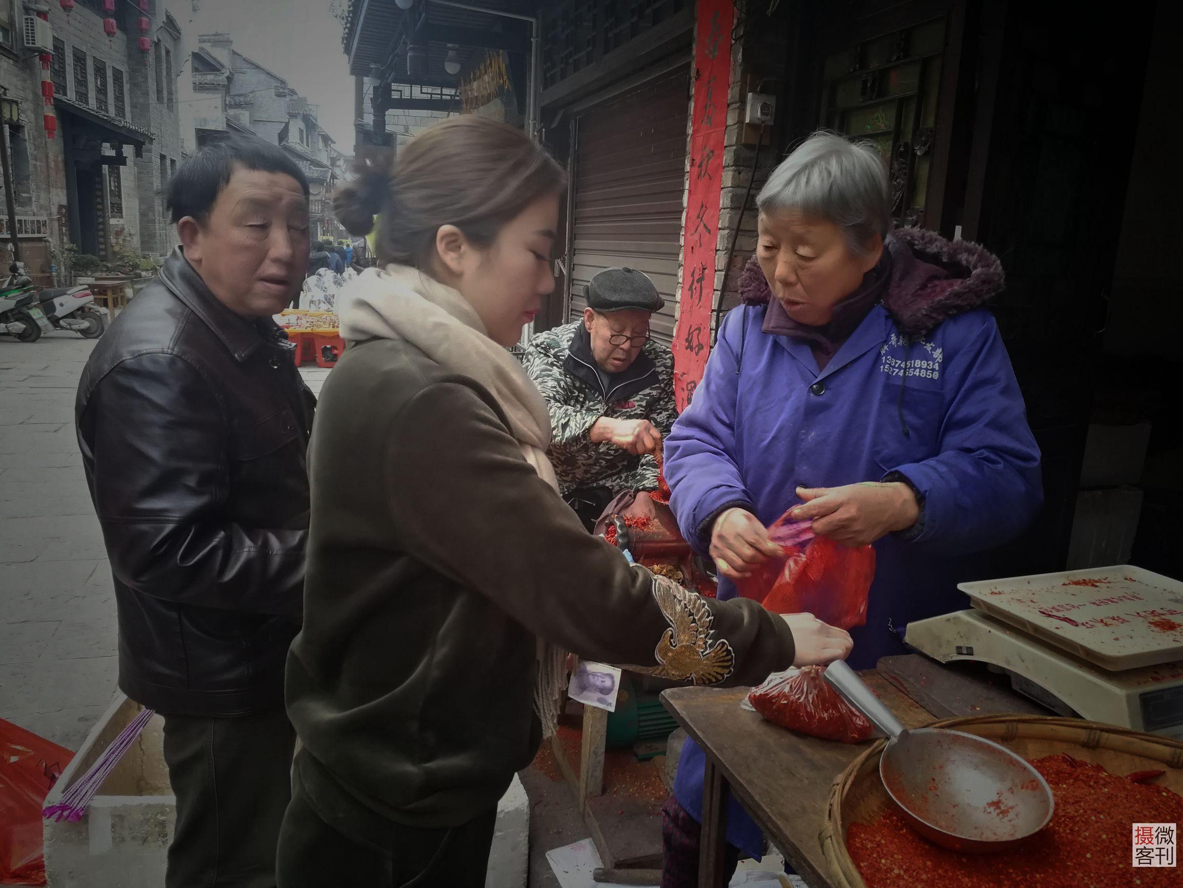 最新手机病毒新闻，小巷深处的神秘小店引发手机安全冒险关注