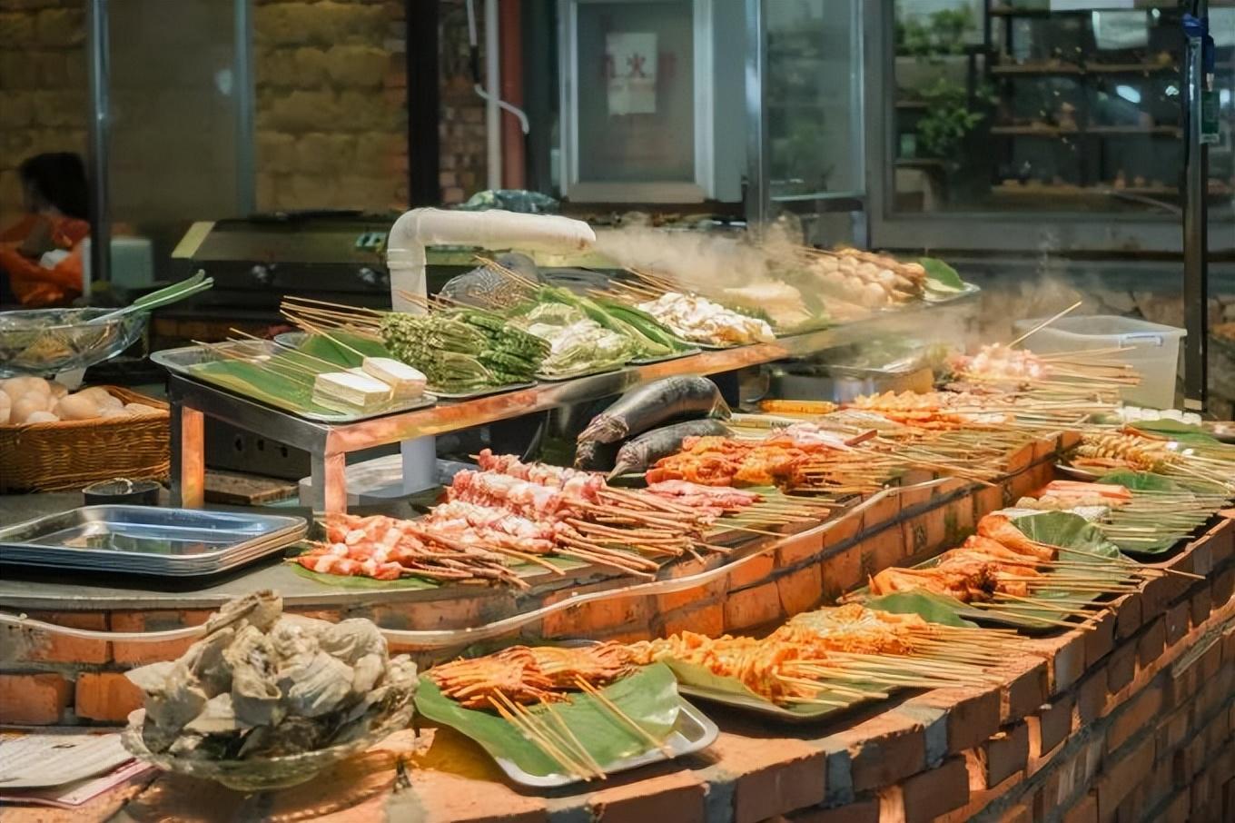 中国最新领导人名单与小巷美食探秘，美食与领导的双重聚焦